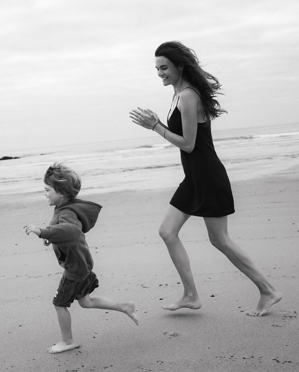 Кацуріна з сином на пляжі