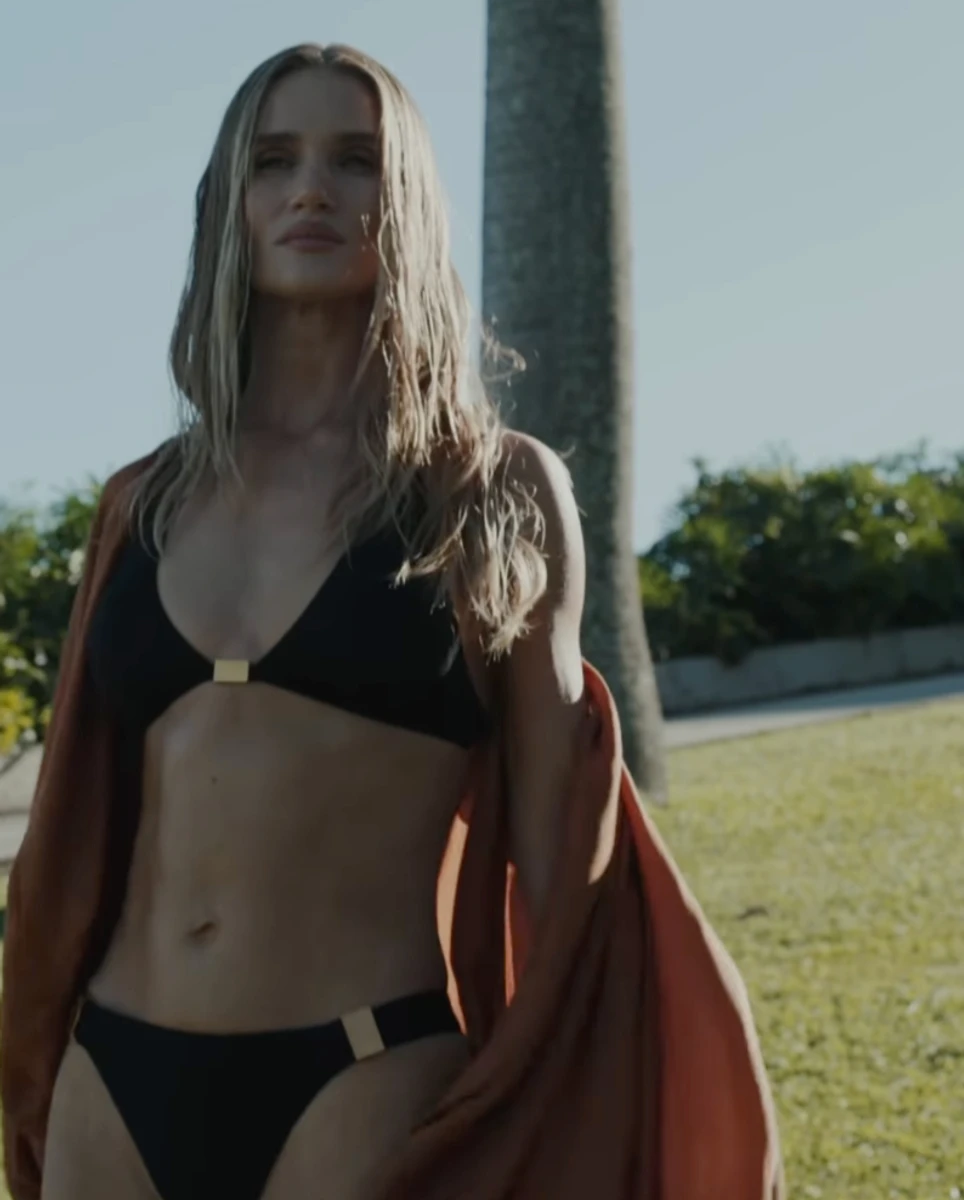 Як виглядає наречена Стейтема у бікіні