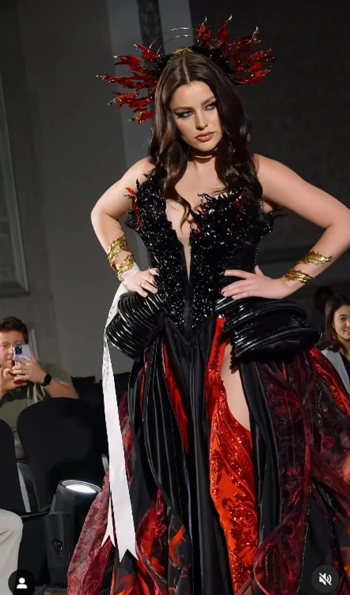 Цікаво, що кожен елемент вбрання був створений із еко-матеріалів