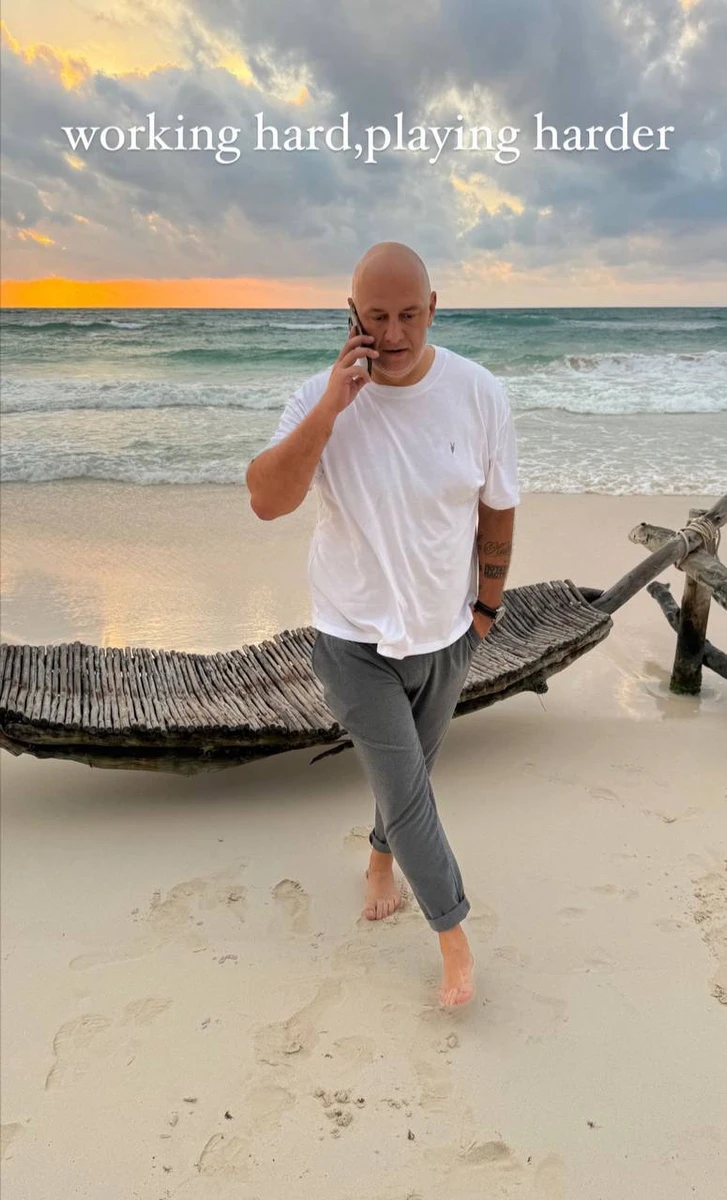 Потап у Мексиці на тлі води