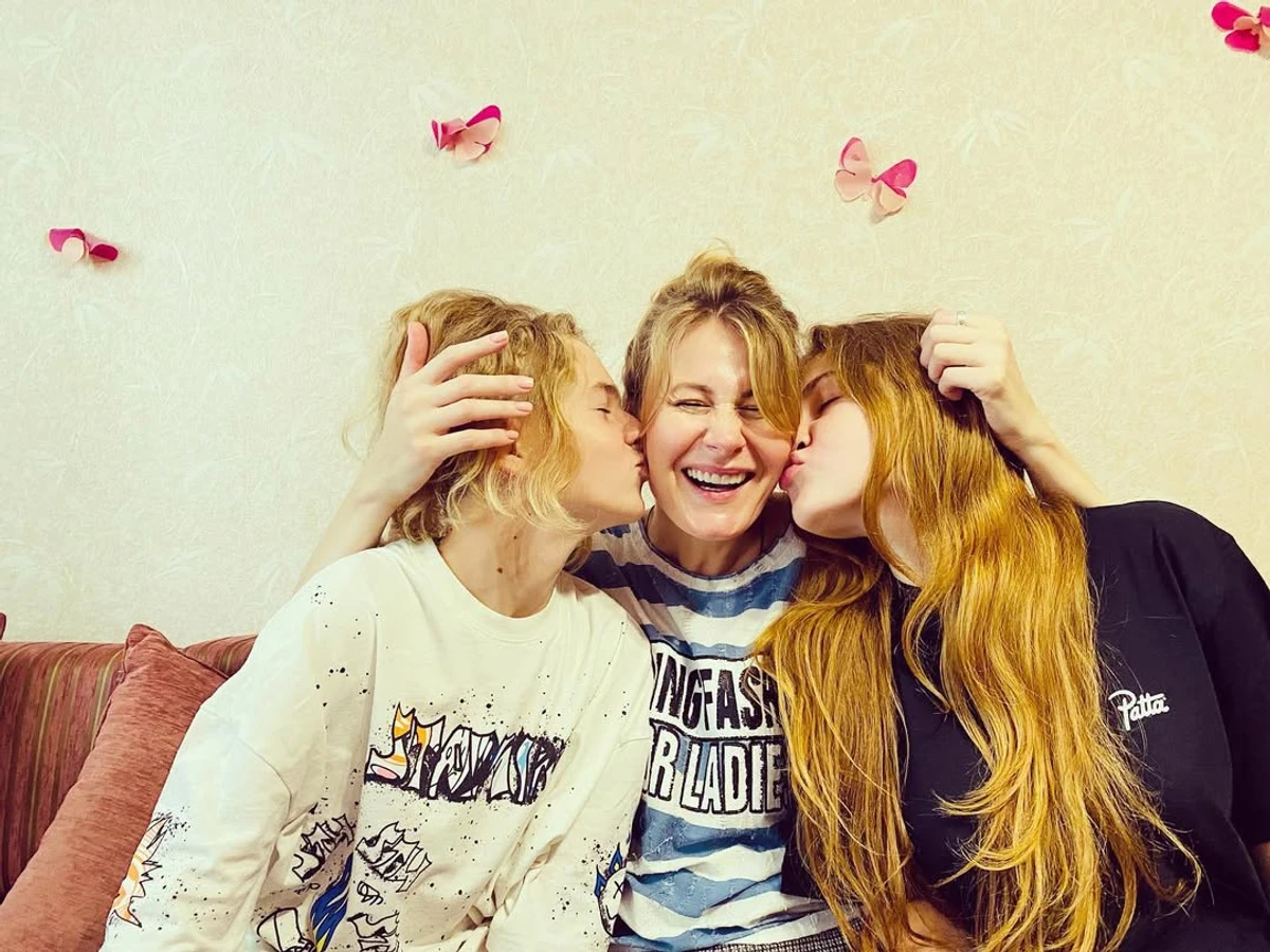 Діти Віри Кобзар