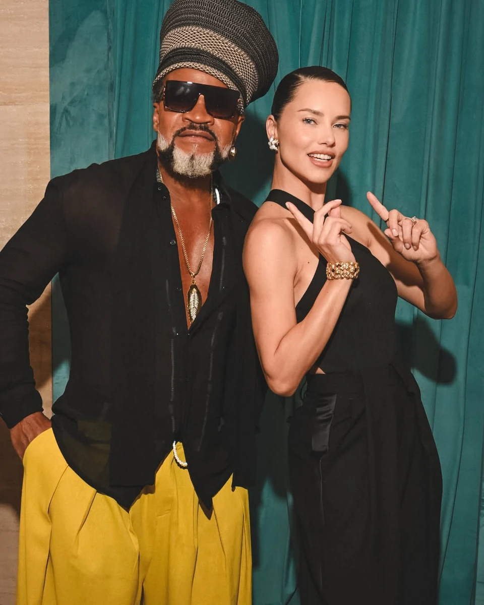 Адріана Ліма в чорному луці прийшла на вечірку