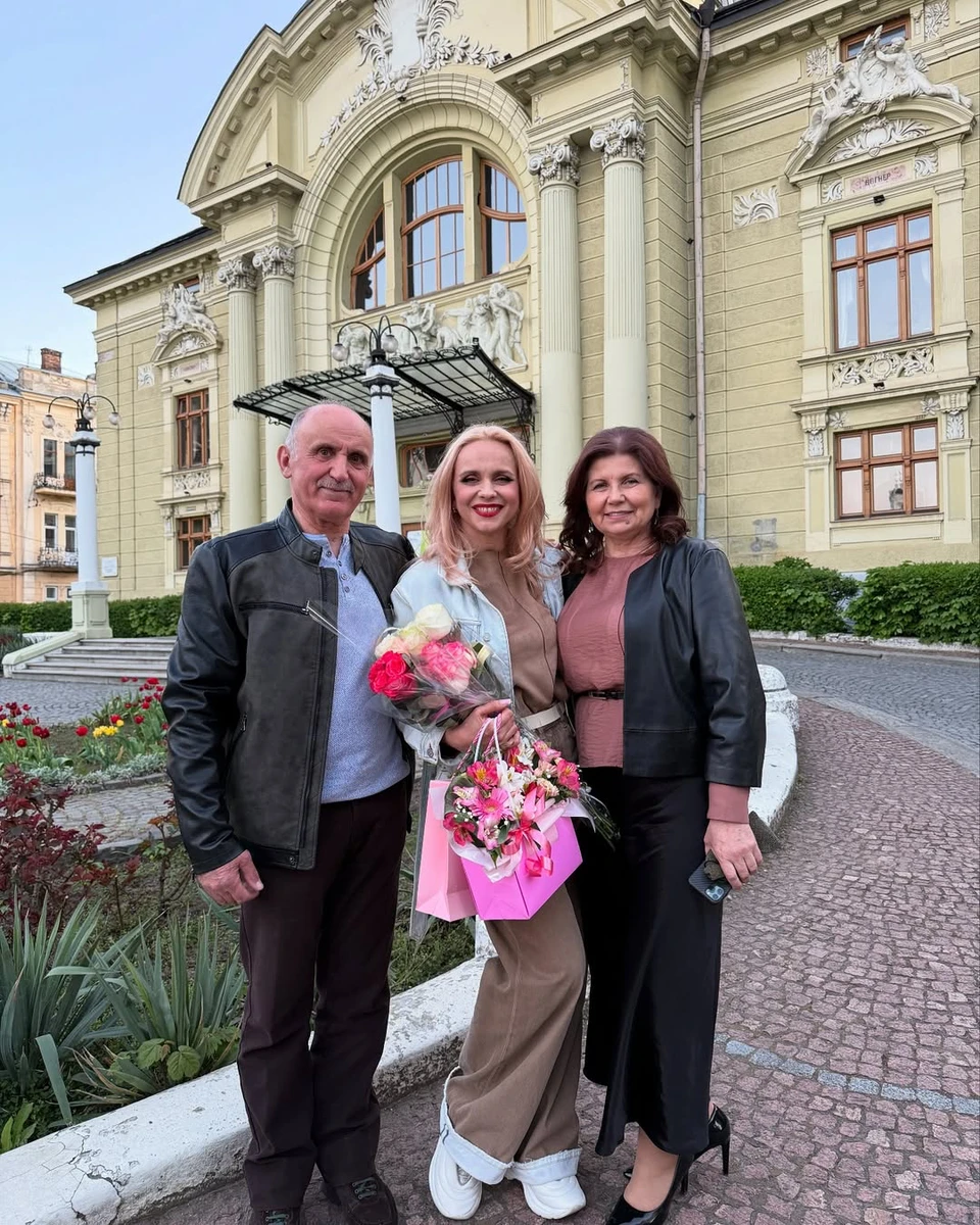 Лілія Ребрик з батьками