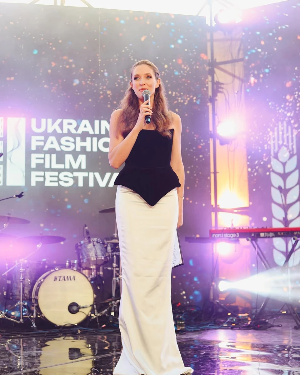 Катерина Осадча в елегантному луці виступила на сцені Канн