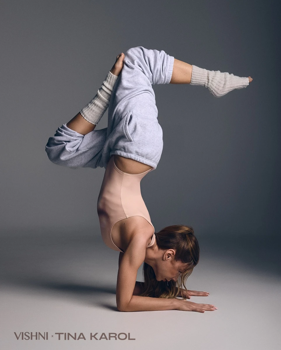 Тіна вже майже як гімнастка 