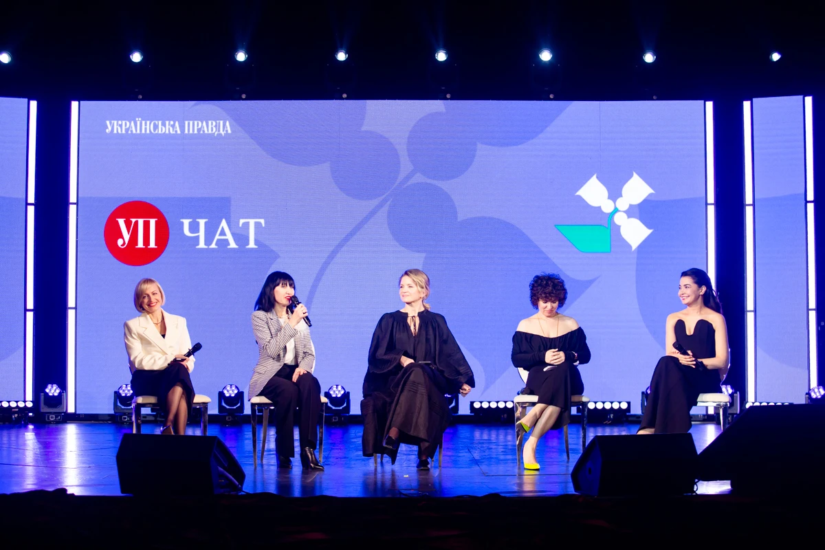 Наталія Савчук, Наталія Коломацька, Катерина Безсудна, Ксана Нечипоренко та Севгіль Мусаєва 