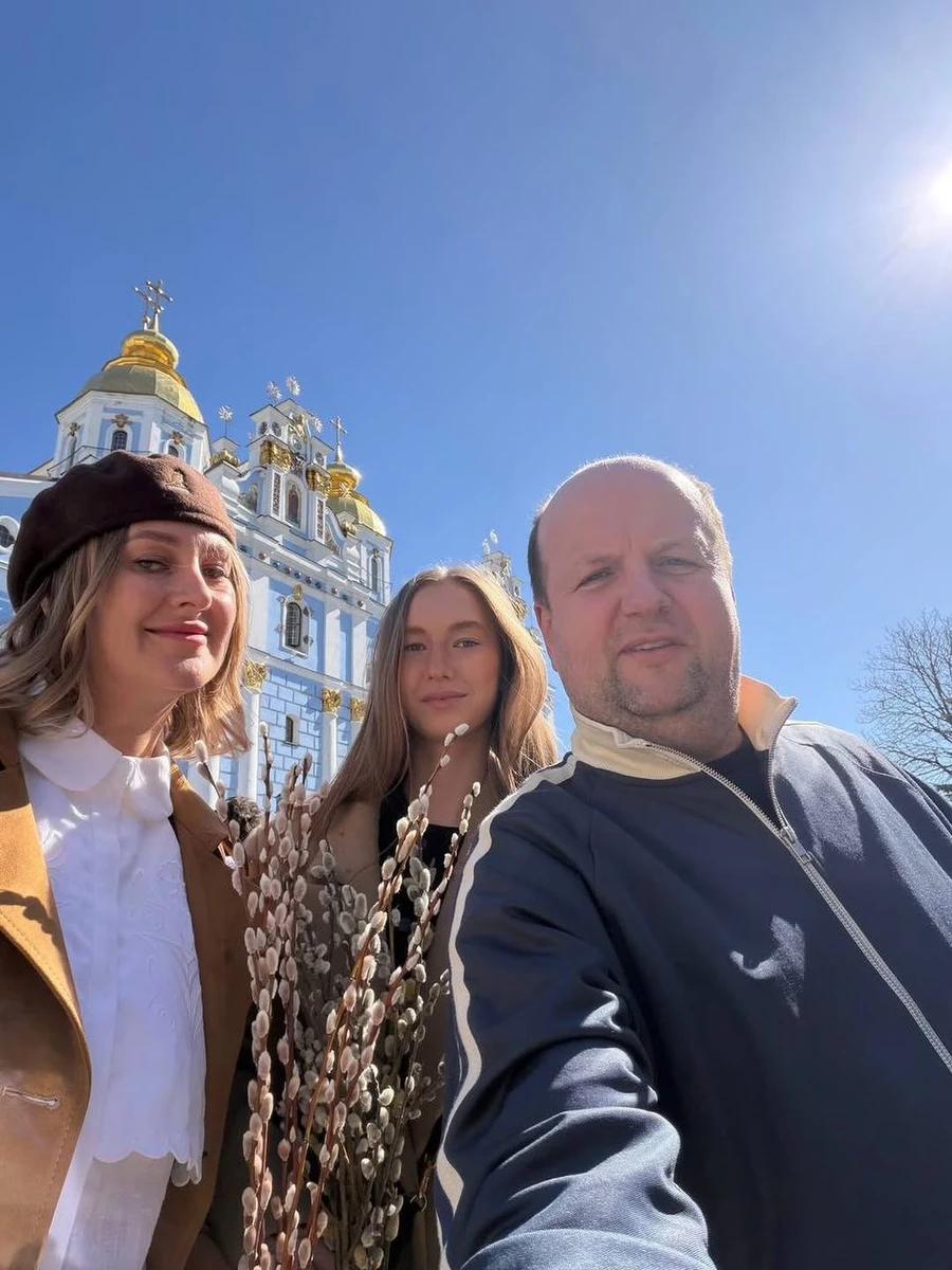 Віктор Бронюк і його родина