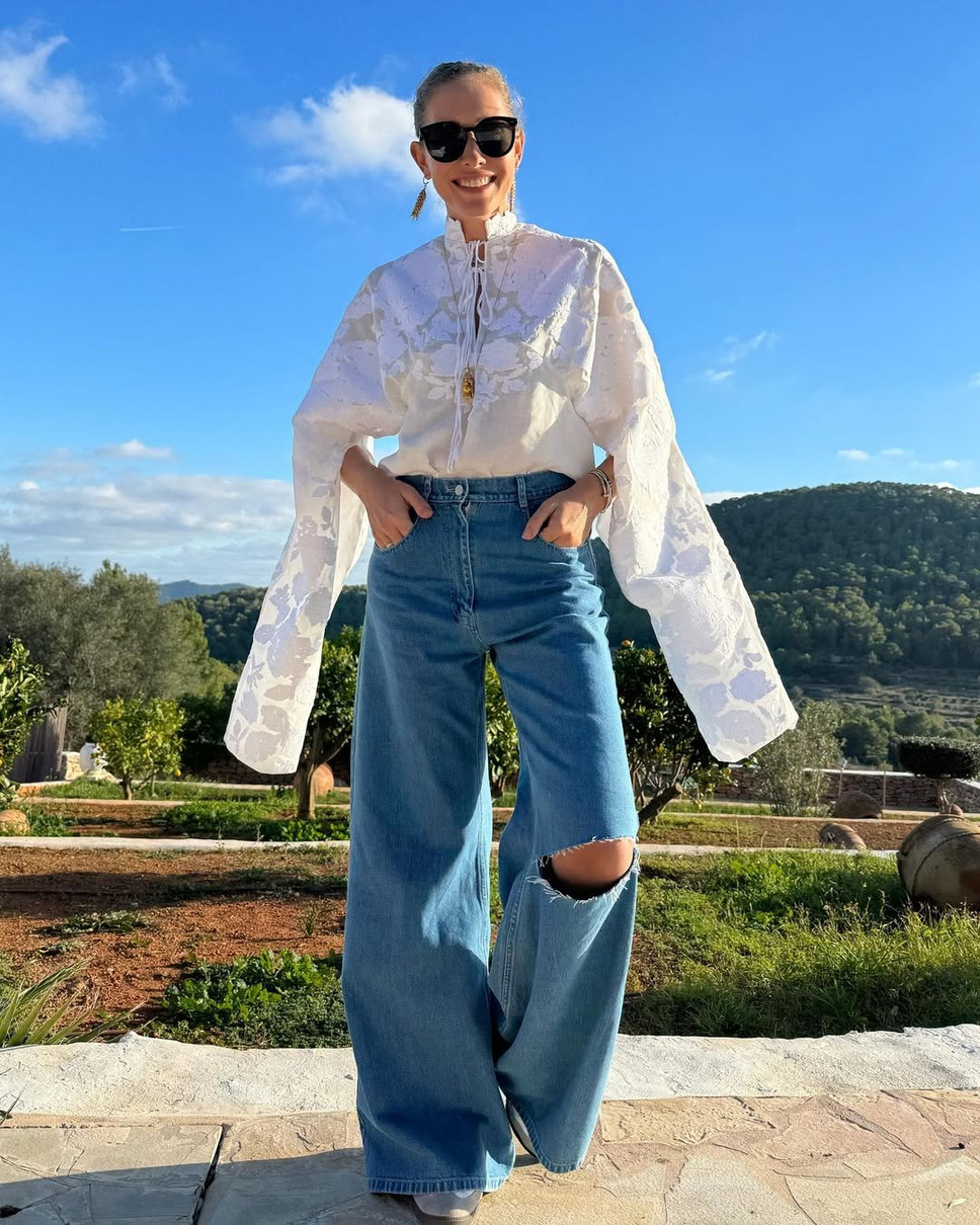 Катерина Осадча позує у вишиванці