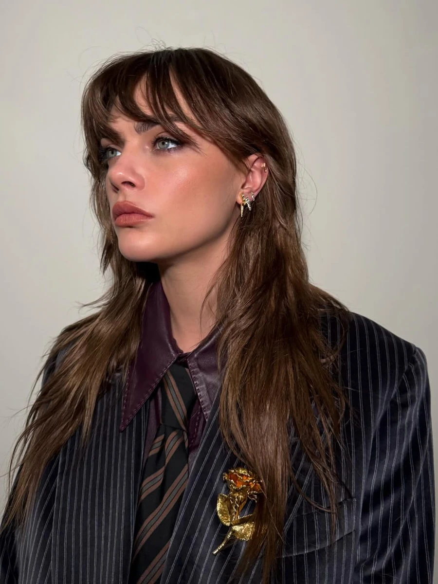 Кара Делевінь показалася з оновленою зачіскою