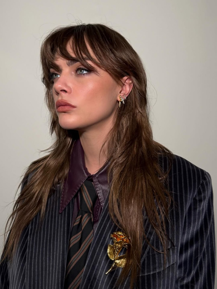 Кара Делевінь показалася з оновленою зачіскою