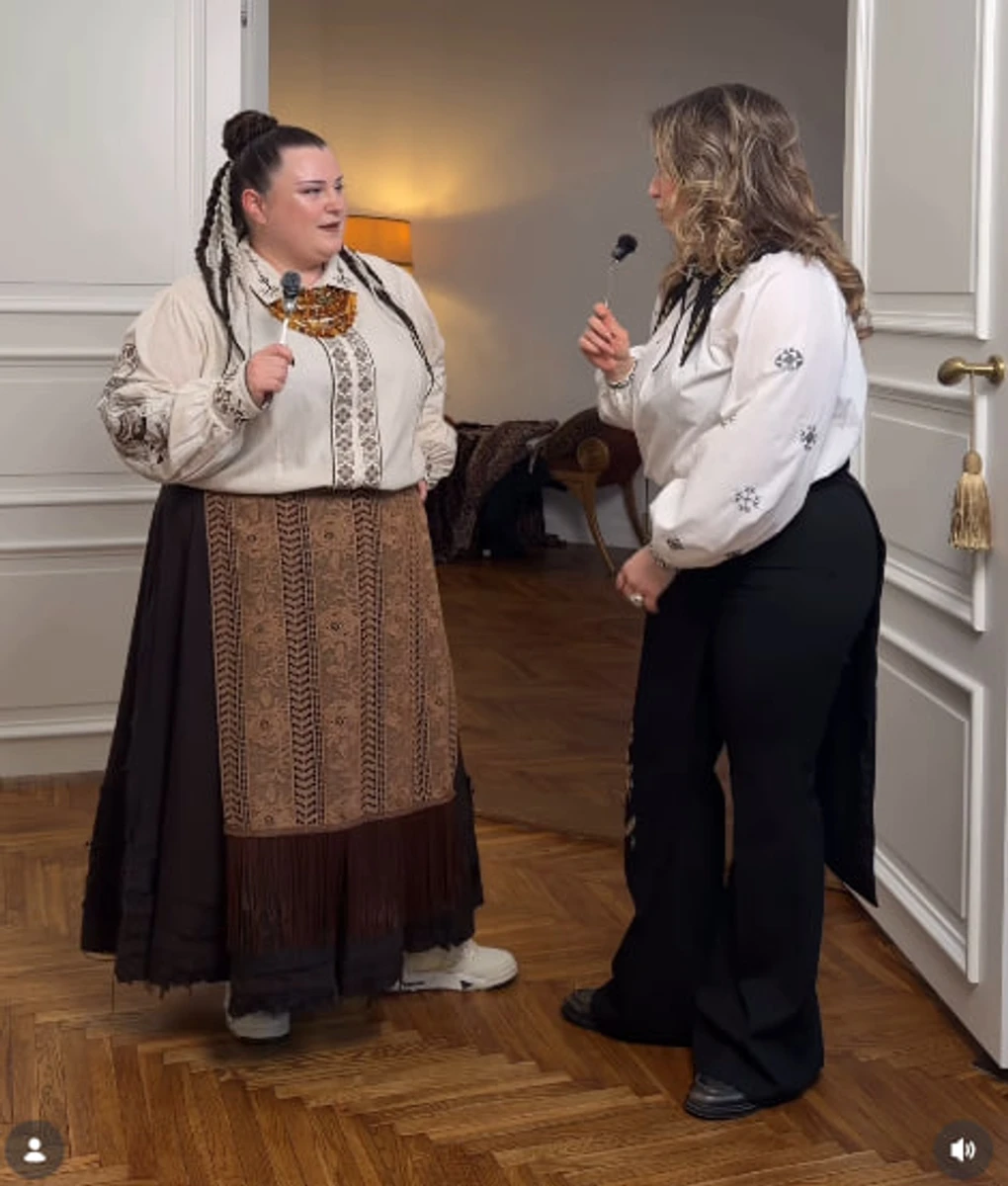 alyona alyona приміряла вишиванку