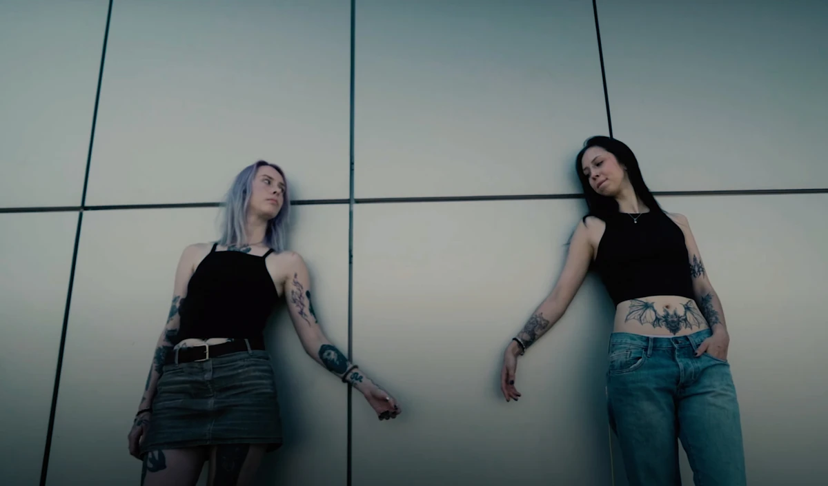 У кліпі з'явилися також інші пари