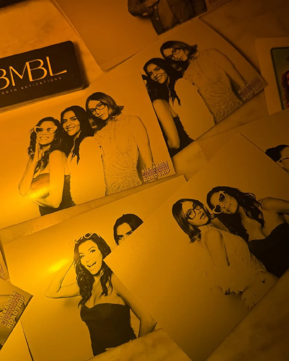 Лонгорія з друзями