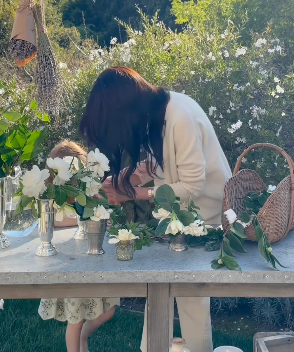 Меган Маркл замилувала спілкуванням з дочкою на вулиці