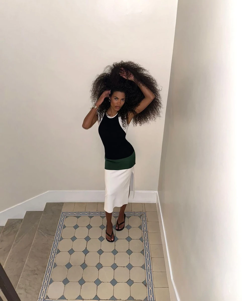 Як вам пишна шевелюра Тіни? 