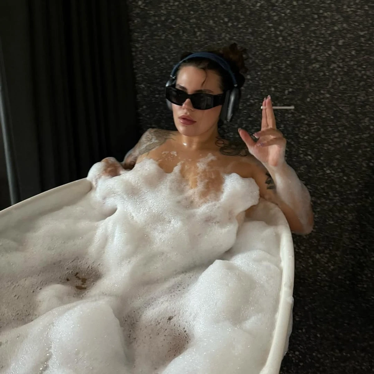 Співачка Kazka