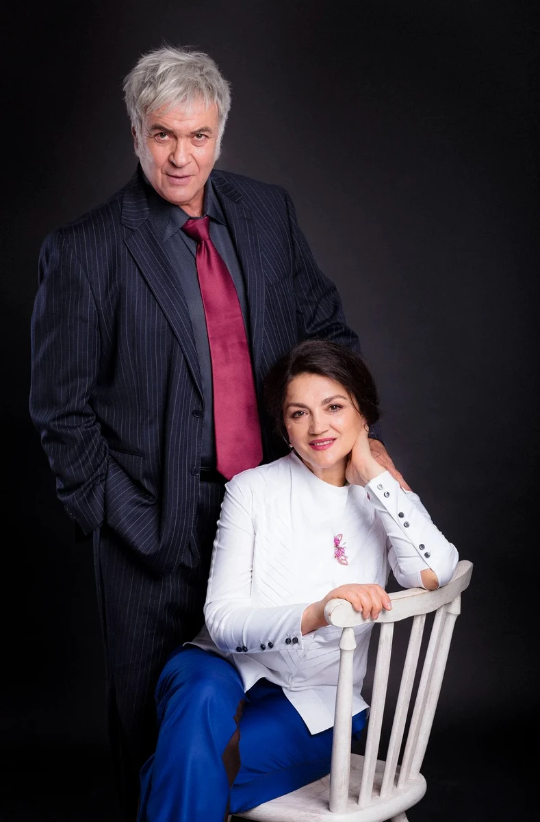 Наталія Сумська з чоловіком позує для фотосесії