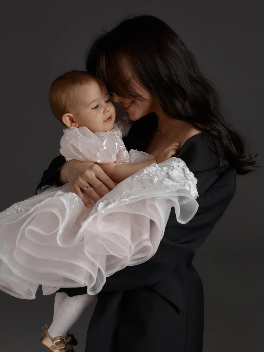 Дружина Позитива замилувала обіймами з донечкою