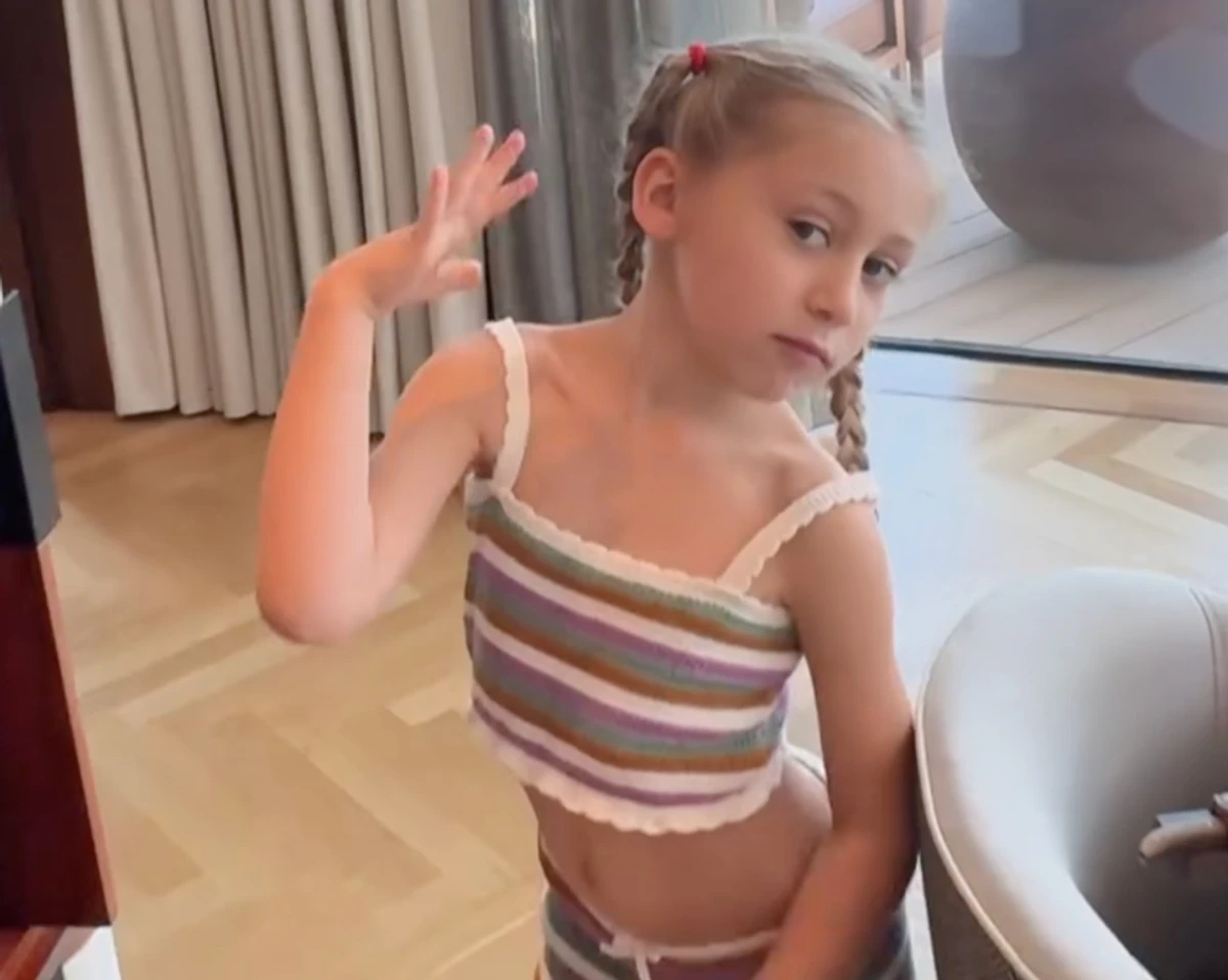 Санта Дімопулос похвалилася стильними фото дочки