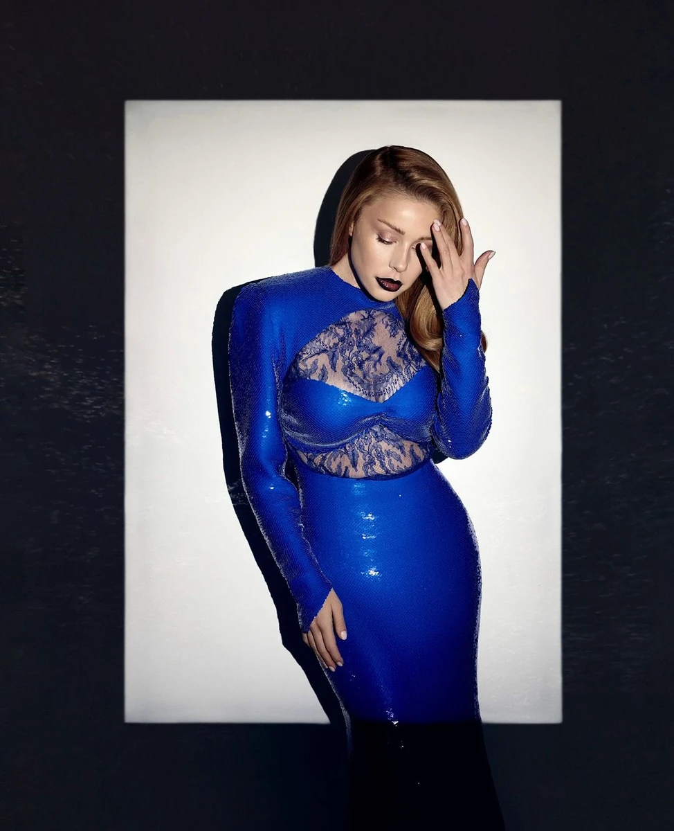 Тіна Кароль у мереживі і паєктах