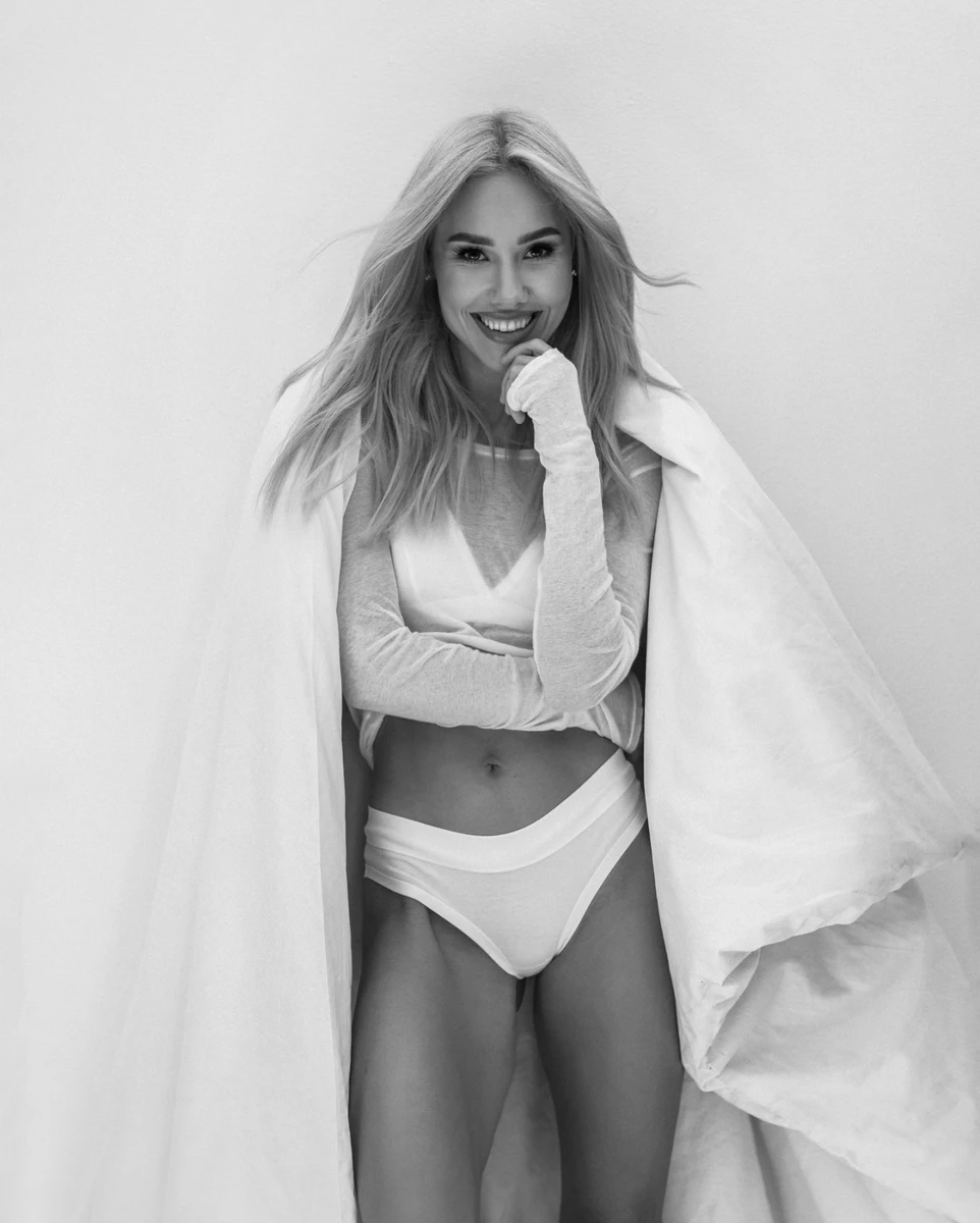 Квіткова в трусиках