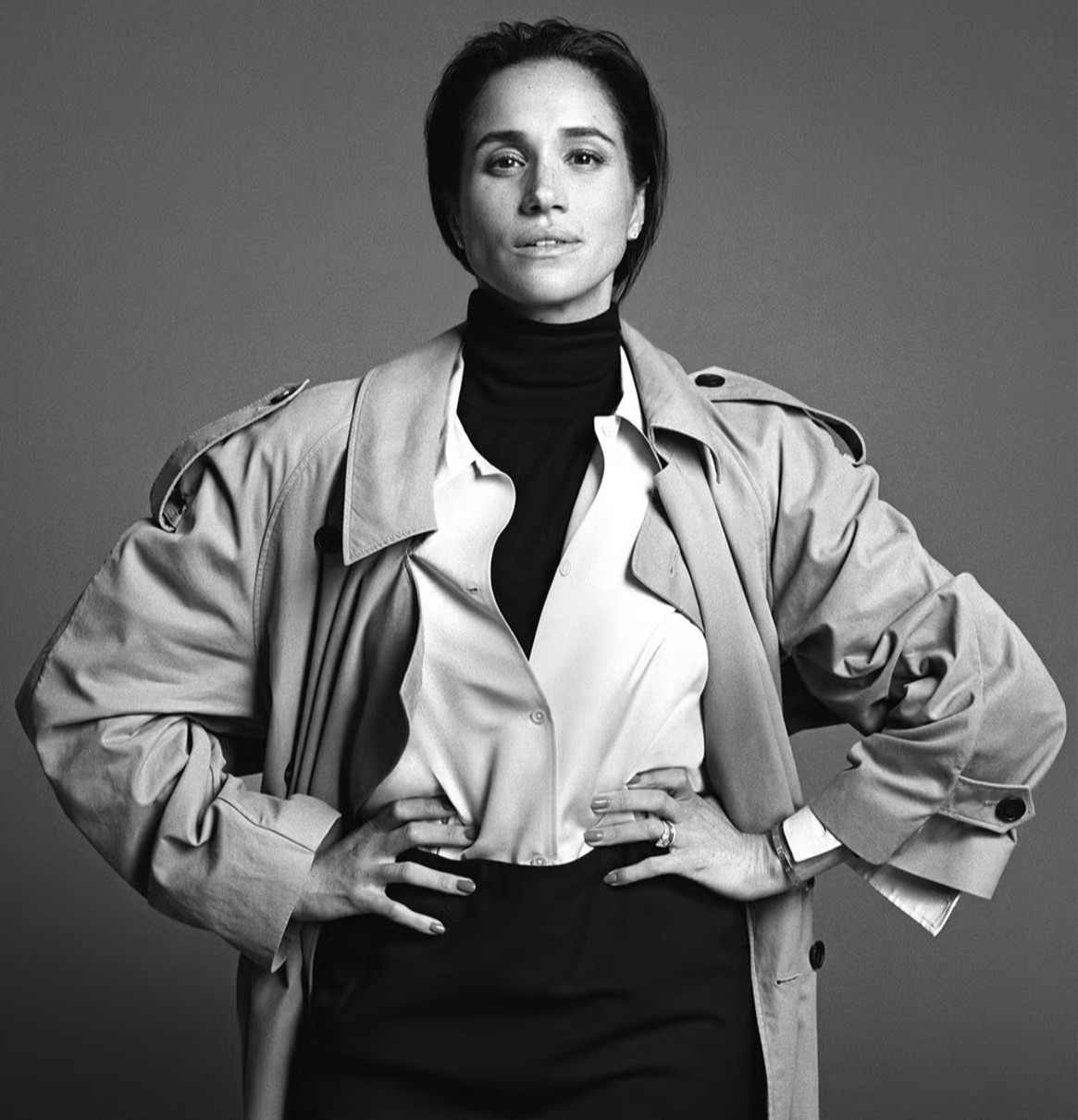 Меган Маркл попозувала у розстібнутій сорочці для журналу