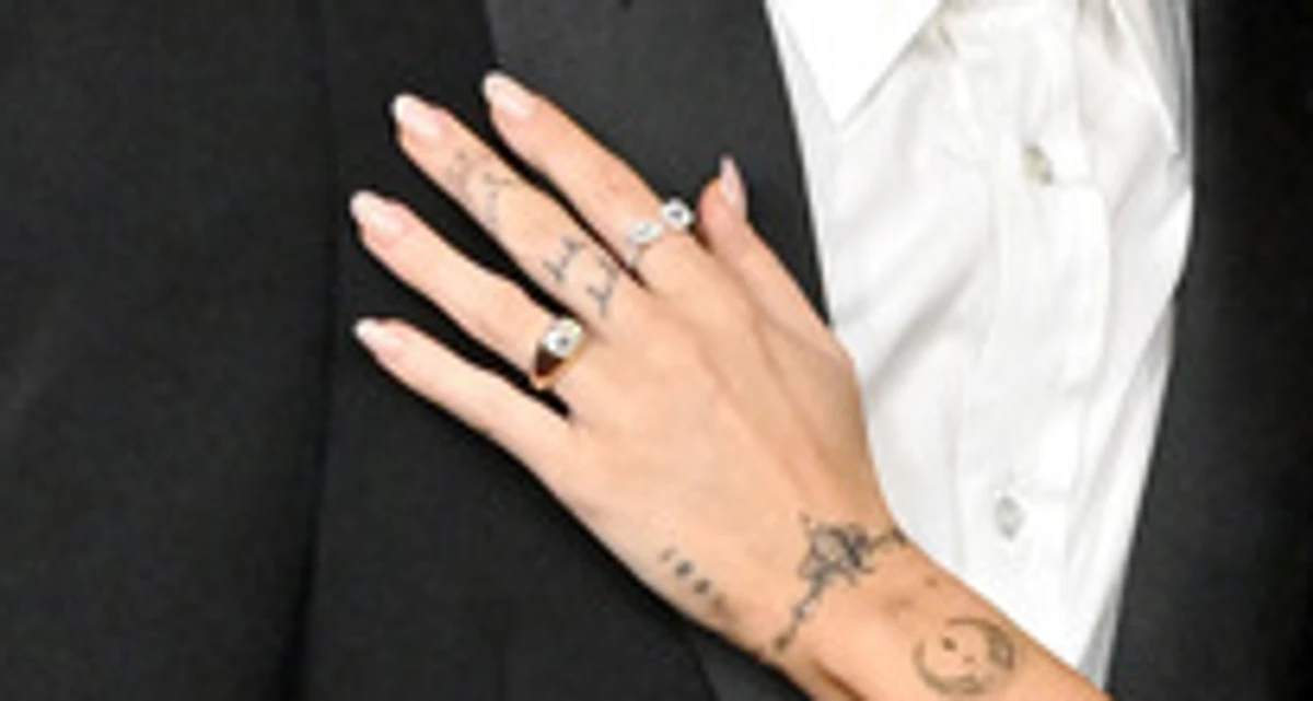 Майлі Сайрус заручилася зі своїм коханим