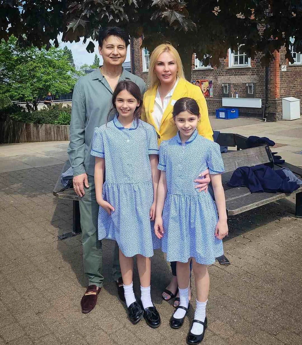 Захур і Камалія з доньками