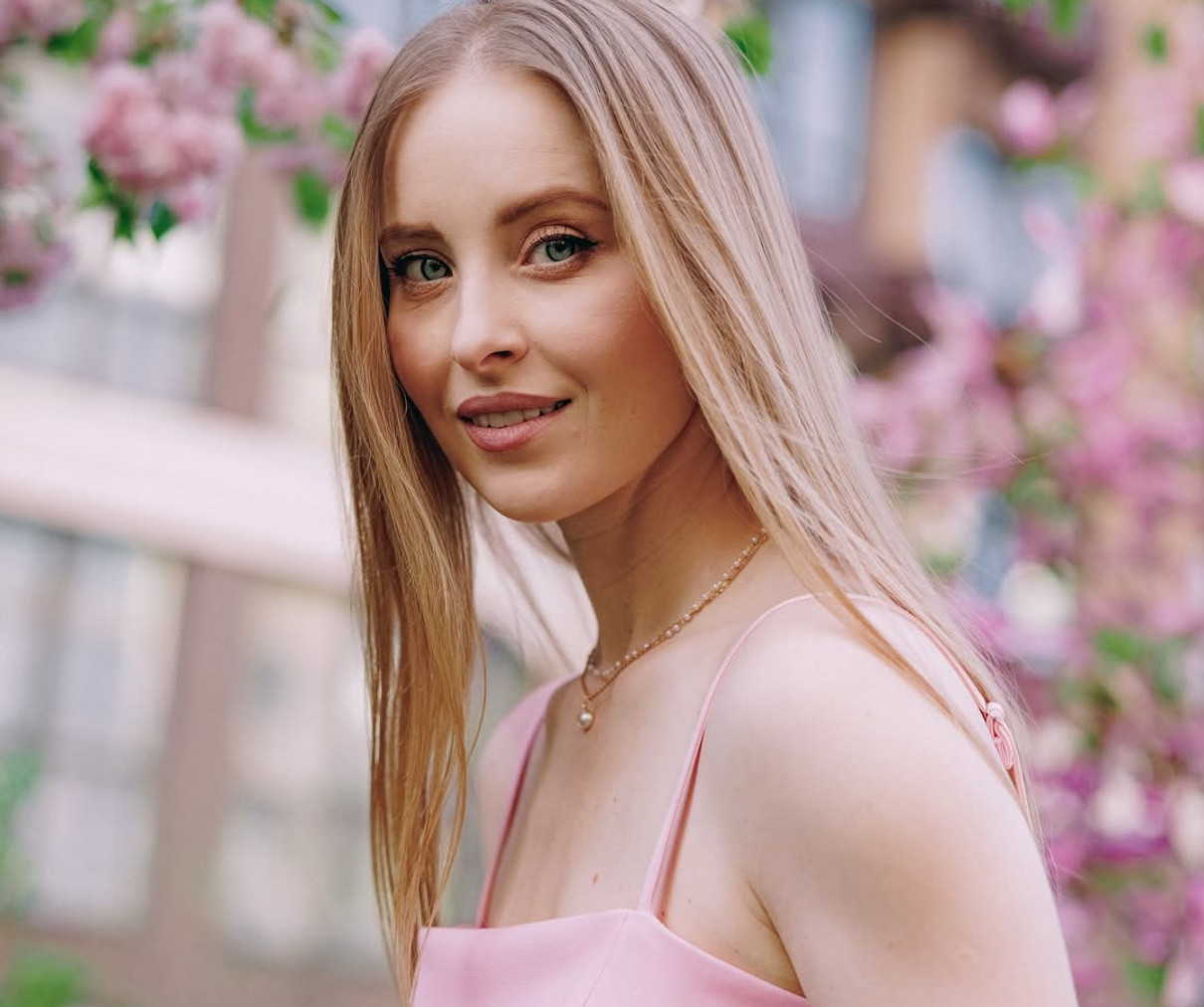 Анна Сагайдачна позує для фото