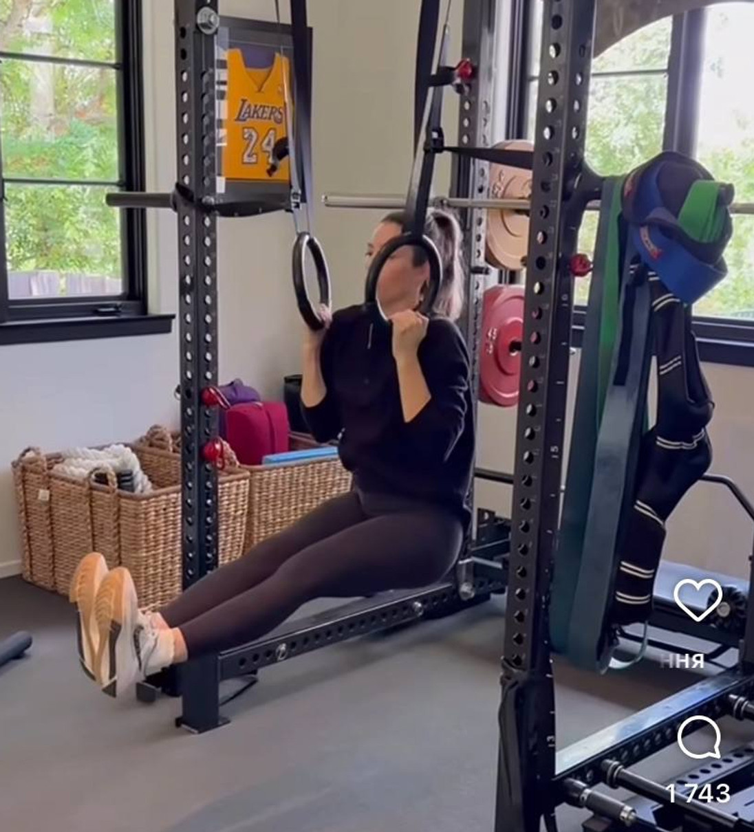 Джессіка Біл показала вправи для тренування