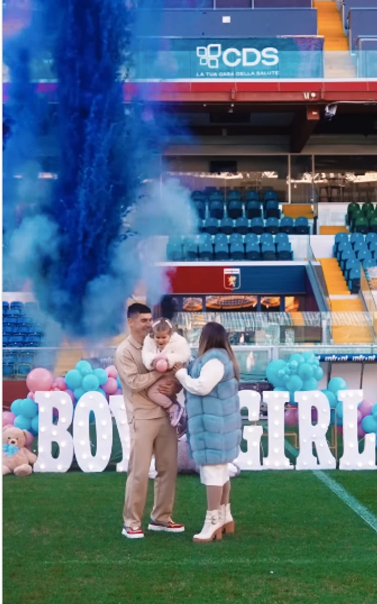 Футболіст Маліновський чекає на сина