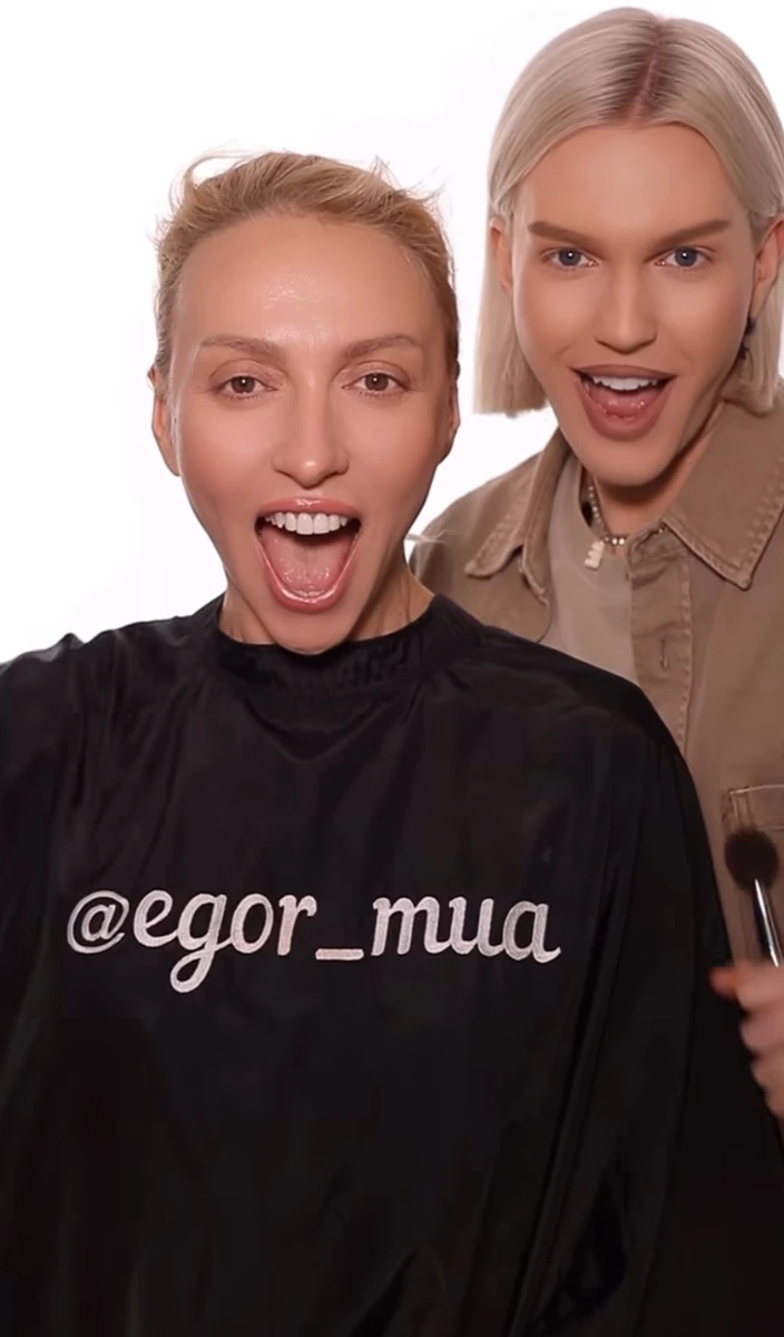 Оля Полякова кумедно скинула з себе перуку під час перевтілення