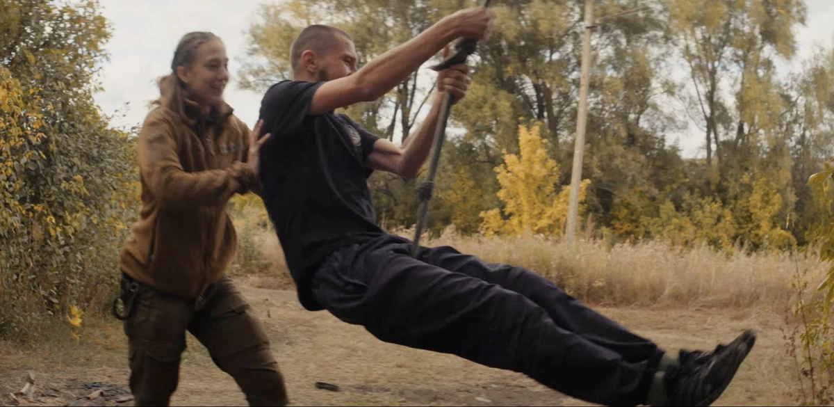 U2, Ед Ширан і Антитіла показали життя військових у своєму кліпі