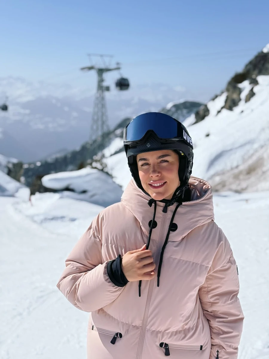 Іванна Онуфрійчук наробила фото в Альпах