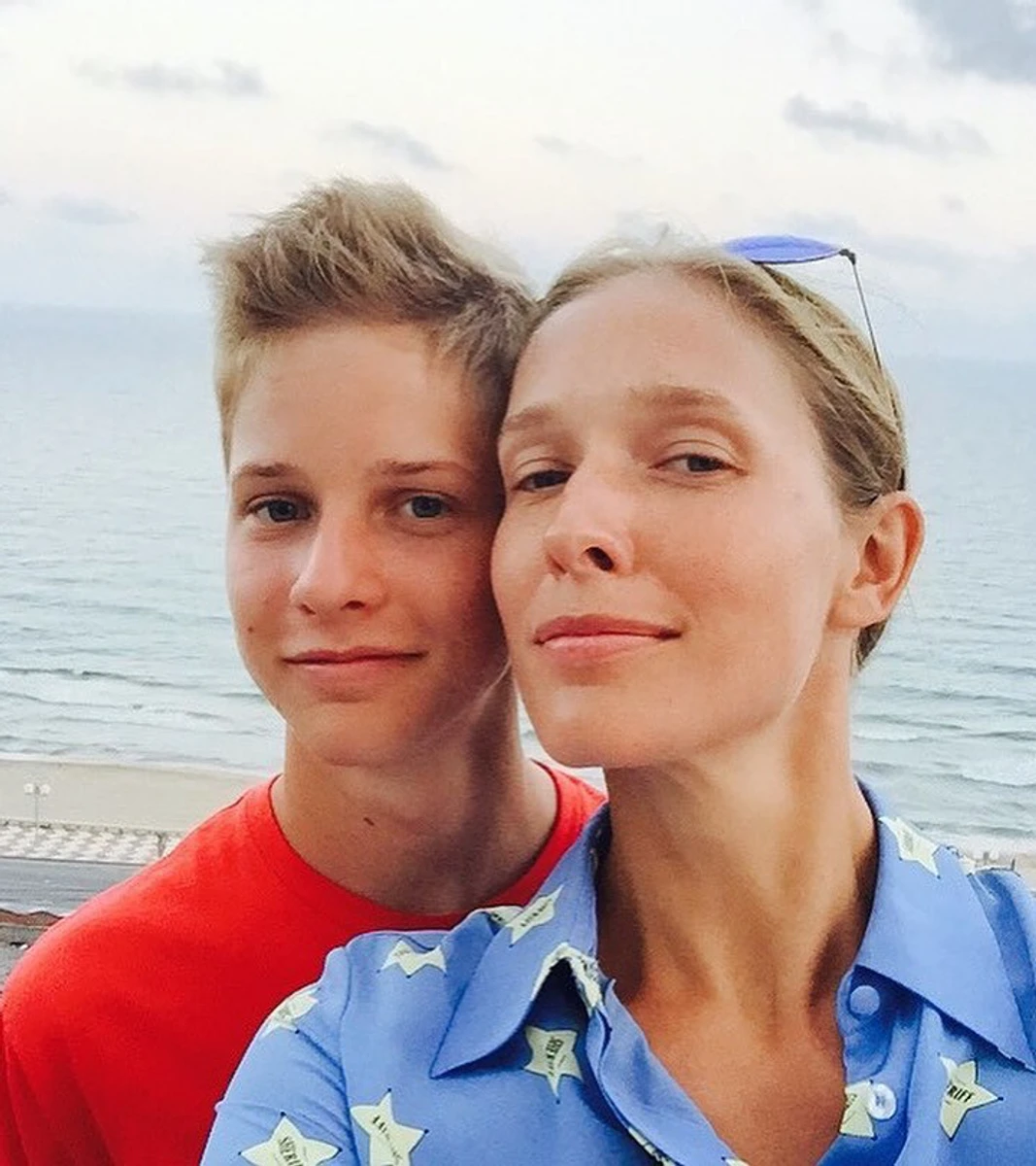 Ілля з дитинства дуже схожий на маму