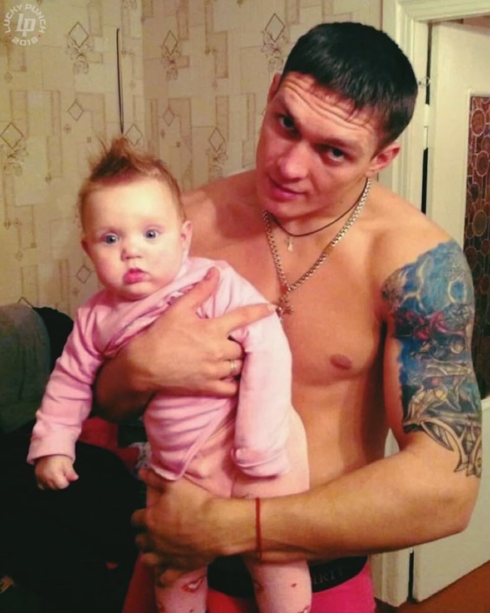 Олександр Усик показав дитяче фото старшої доньки