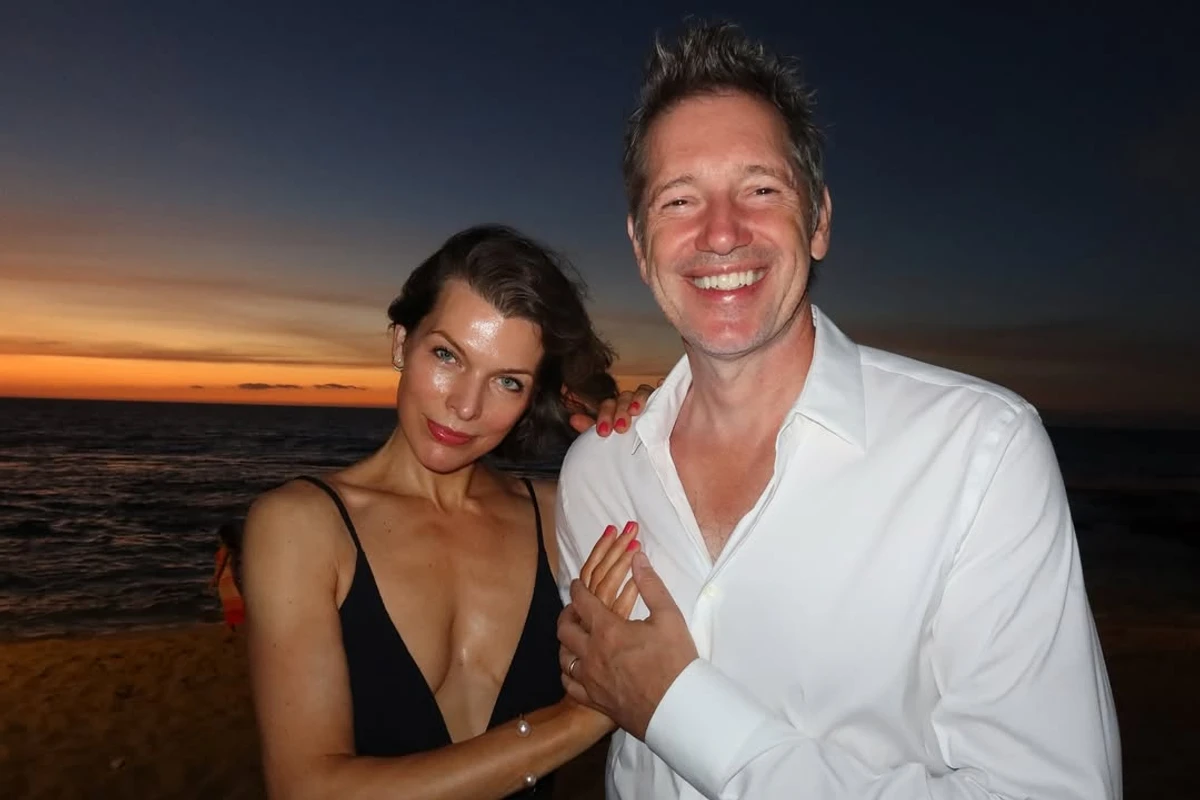 Мілла Йовович показалася з чоловіком на річницю