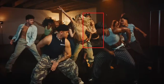 Донька Бреда Пітта та Анджеліни Джолі дебютує у кліпі