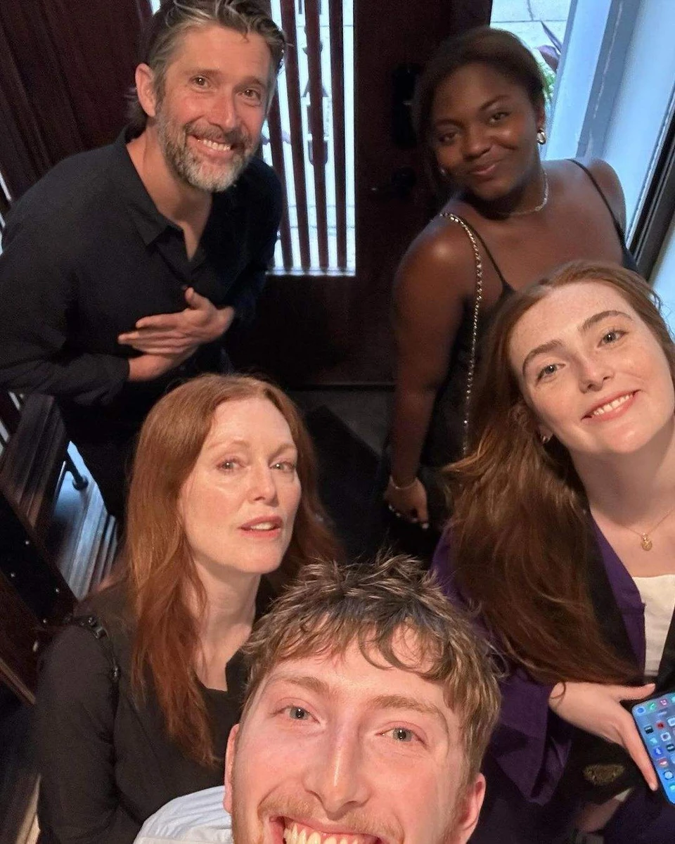 Джуліанна Мур та її родина