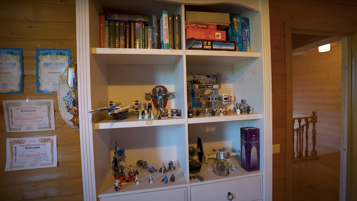 Марічка Падалко помилувалася речами свого сина