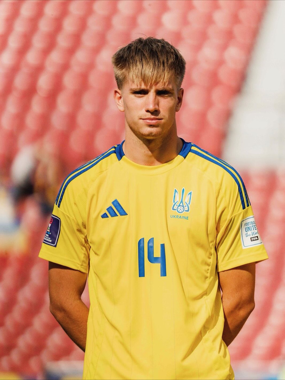 Як відомо, син президента Українського асоціації футболу отримав українське громадянство, щоби грати за збірну України 