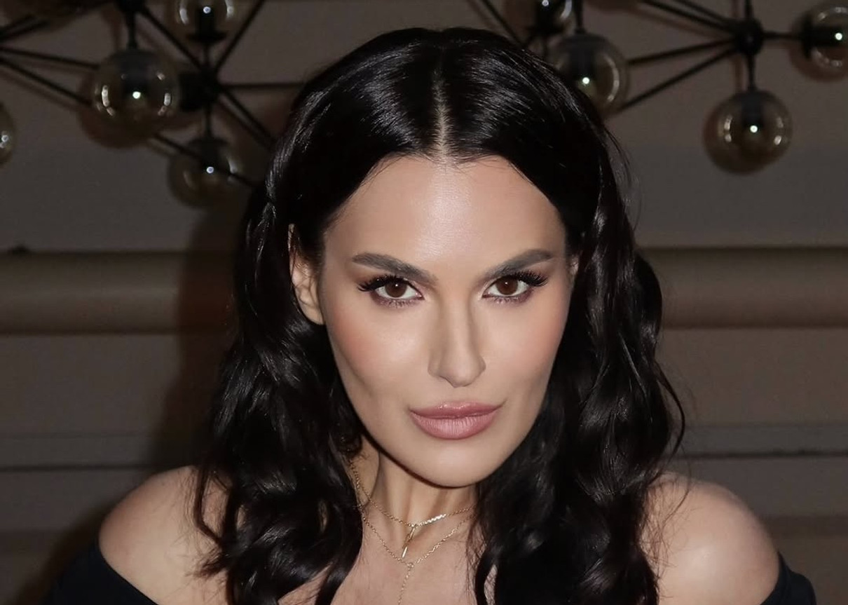 Маша Єфросиніна