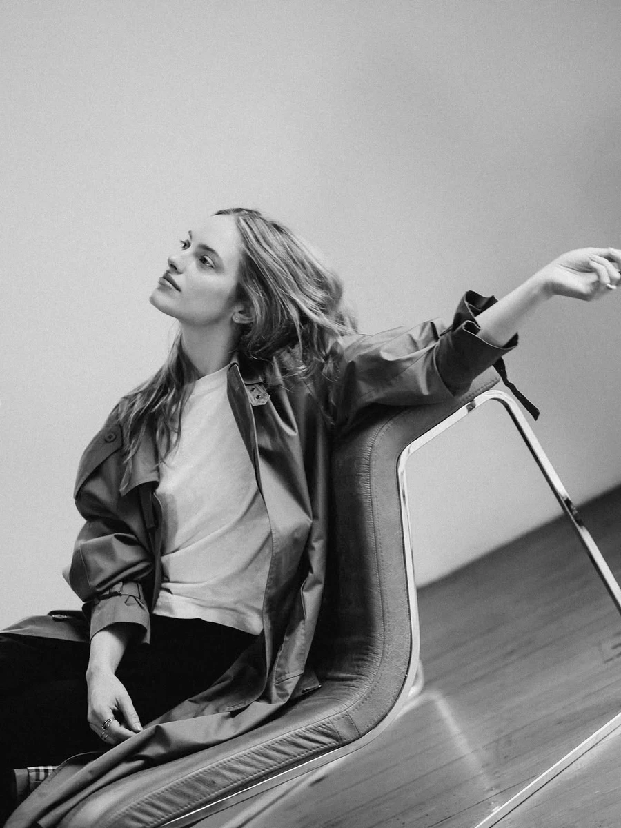 Аріна Бочарова для фотосесії