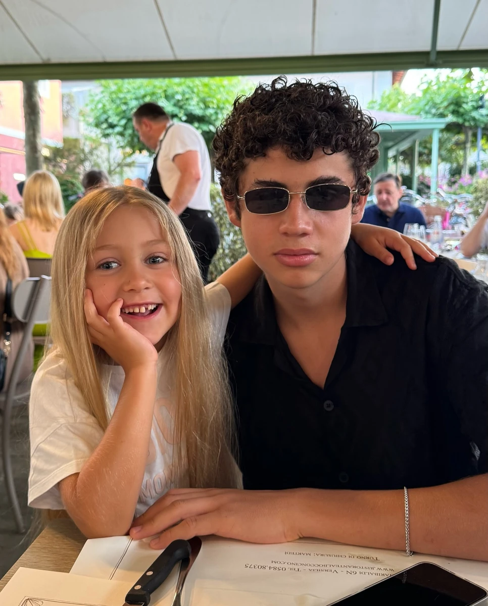 Молодша Софія поки що живе з мамою у Дубаї