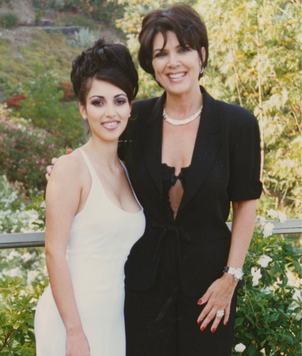 Мама Кім Кардашян похвалилася фото зі стильною дочкою на її 45-річчя