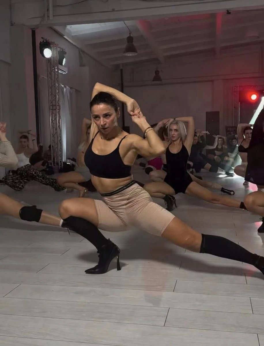 Танцівниця Ілона Гвоздьова