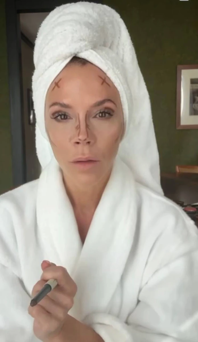 Секрет Бекхем, як візуально зменшити лоб 