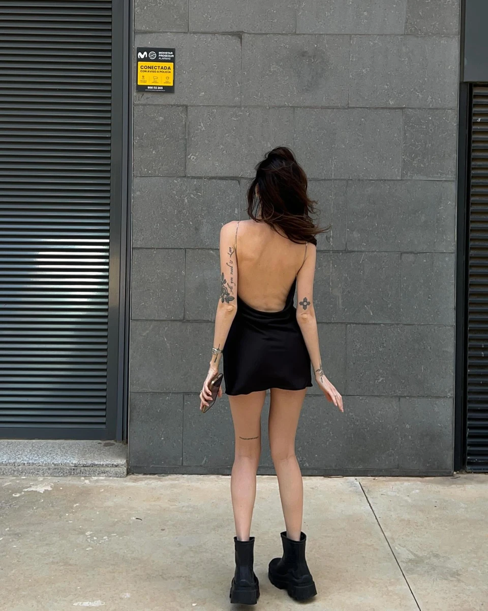 Співачка посвітила татуюваннями