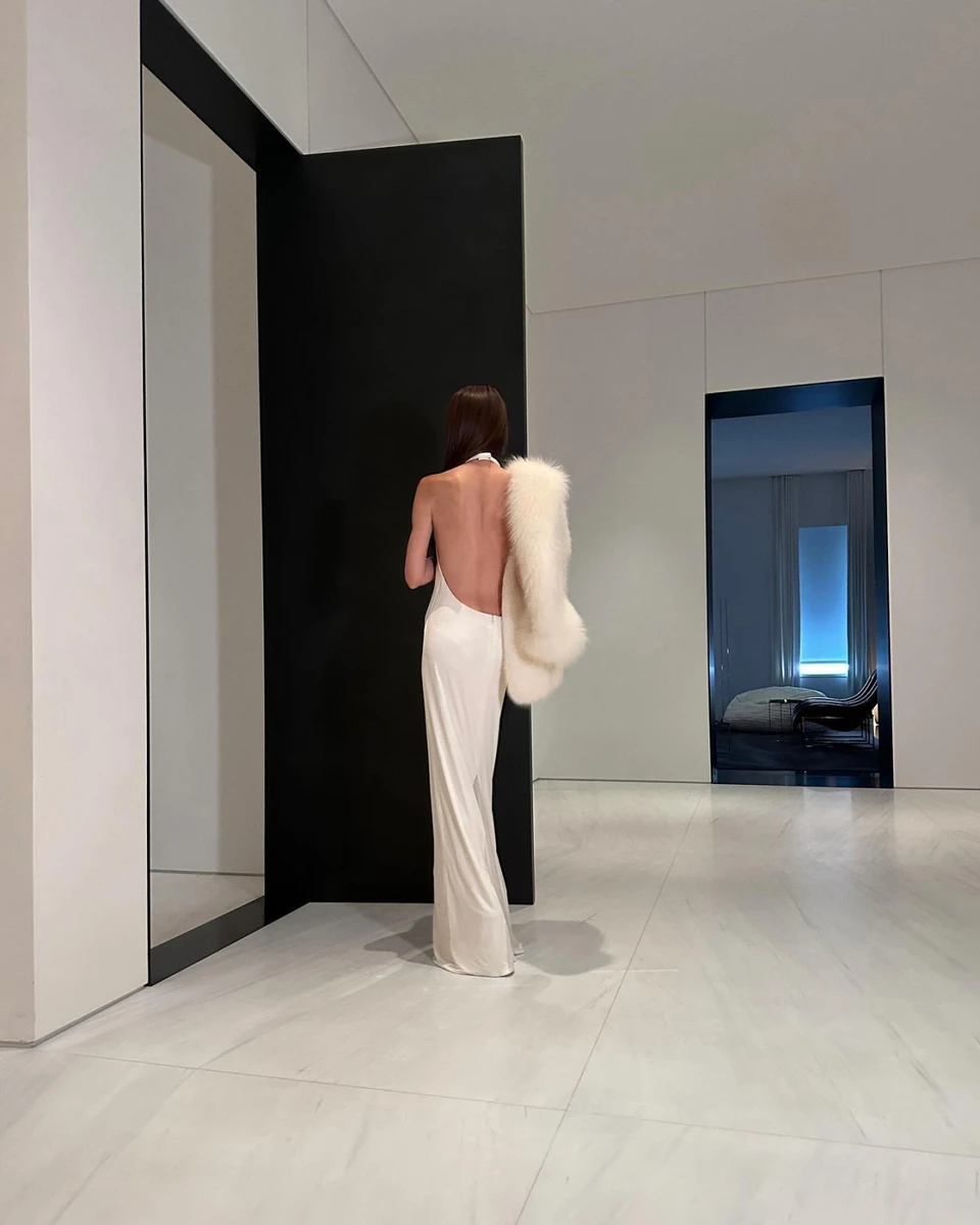 Вера Вонг у сукні свого бренду