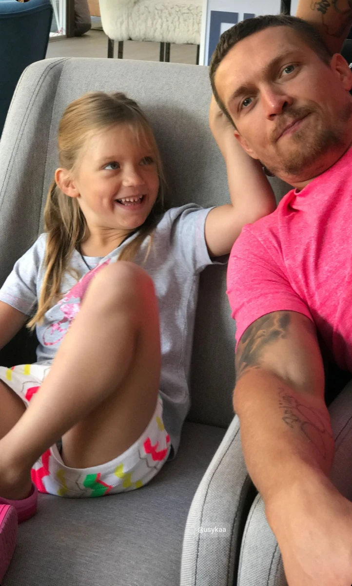 Донька Олександра Усика сфотографувалась з батьком